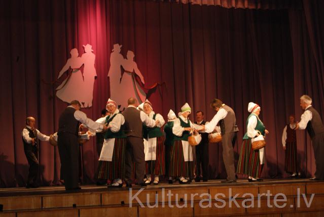Iecavas kultūras nama senioru deju kolektīvs "Iecavnieks"